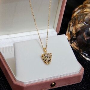 18K Gold Plated Zircon & Emerald Inlay Cheetah/ Leopard Head Pendant Necklace